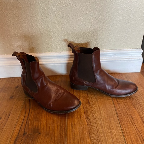 Frye Melissa Chelsea Boot - Picture 4 of 8